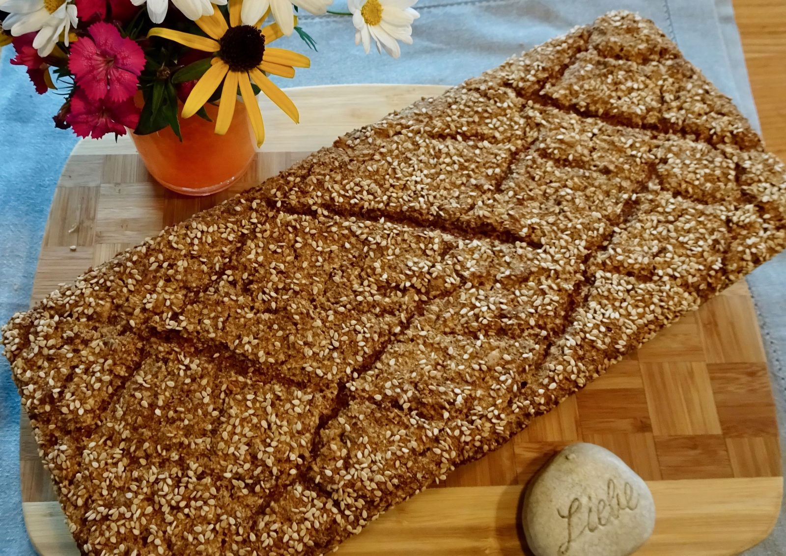 Schwarzbrot fertig gebacken