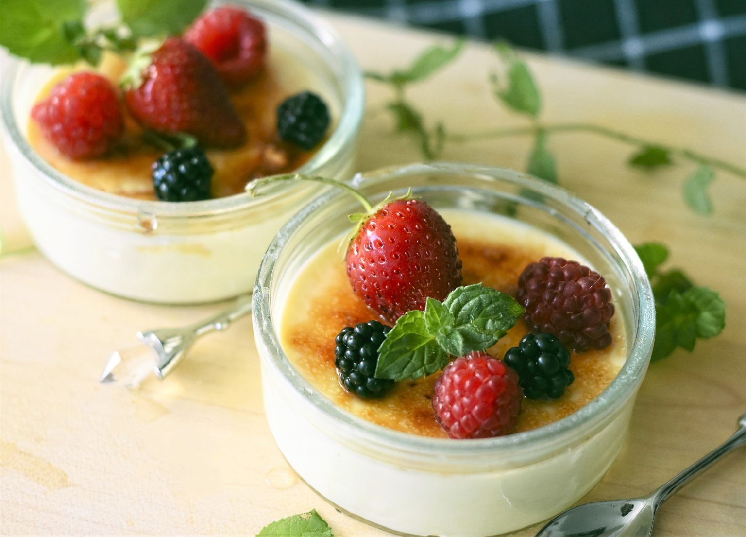 Osterbrunch Ideen Dessert Erdbeer Tiramisu