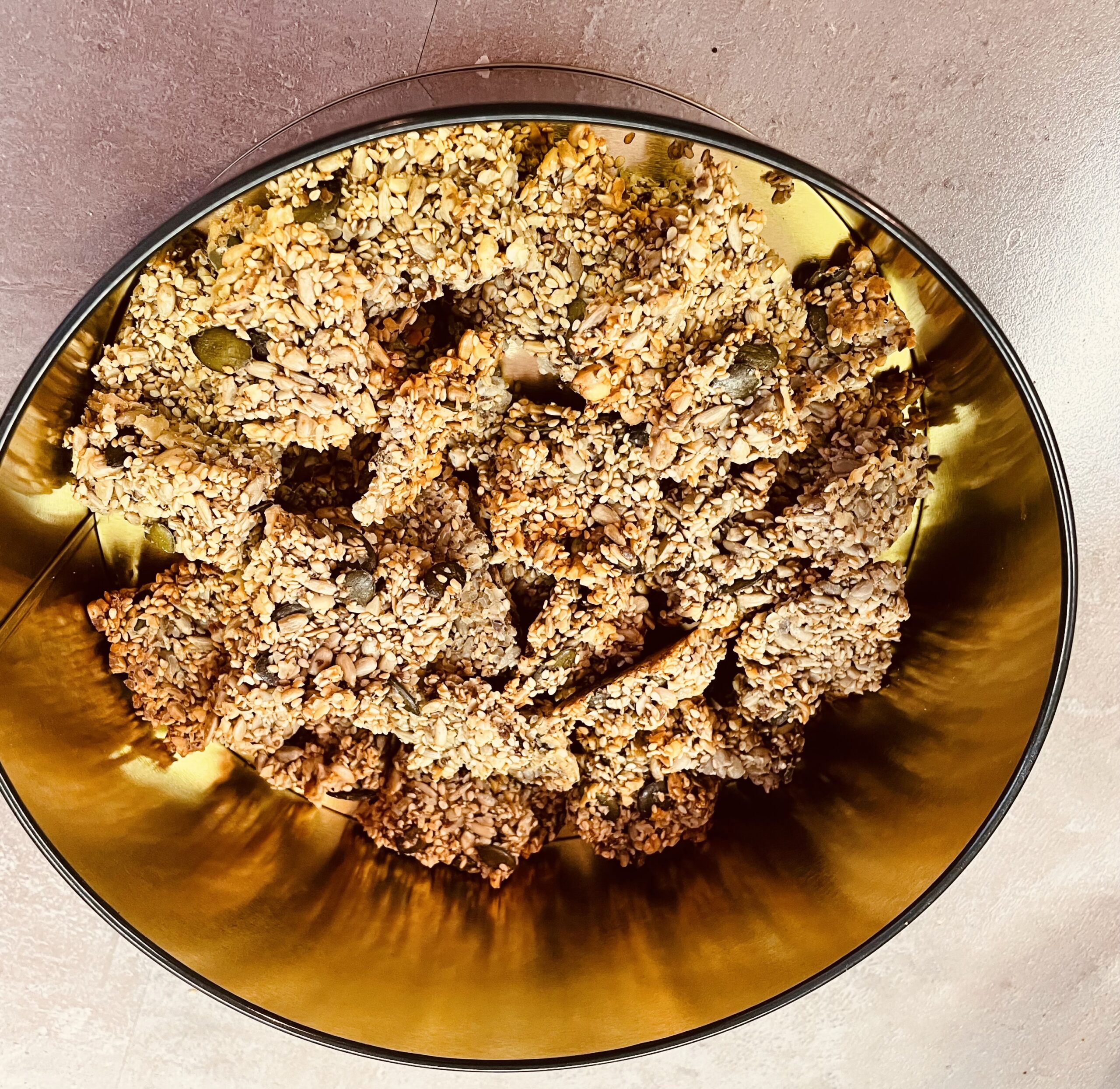 Sesam-Kerne Cracker Low Carb